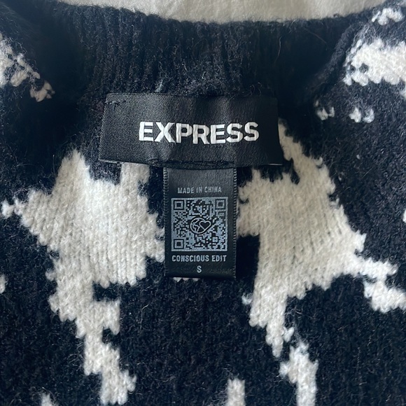 EXPRESS Women’s Houndstooth Mock Neck Padded Shoulder Sweater size small - Picture 5 of 8